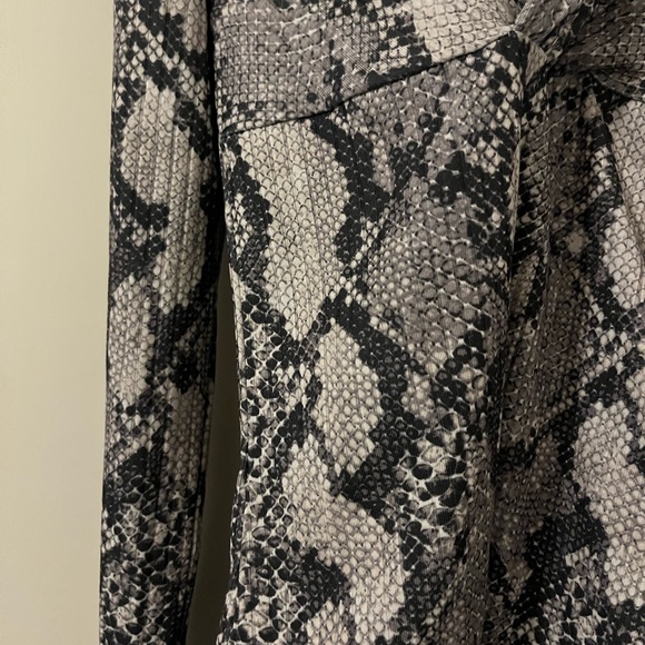 XS H&M snake skin bodysuit - Picture 3 of 4